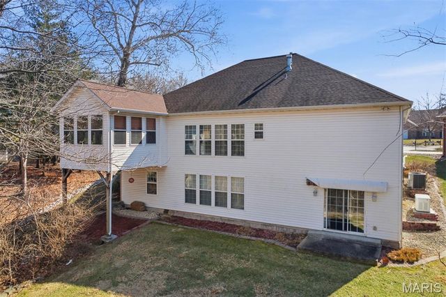 5 Chariot Court, Glen Carbon, IL 62034