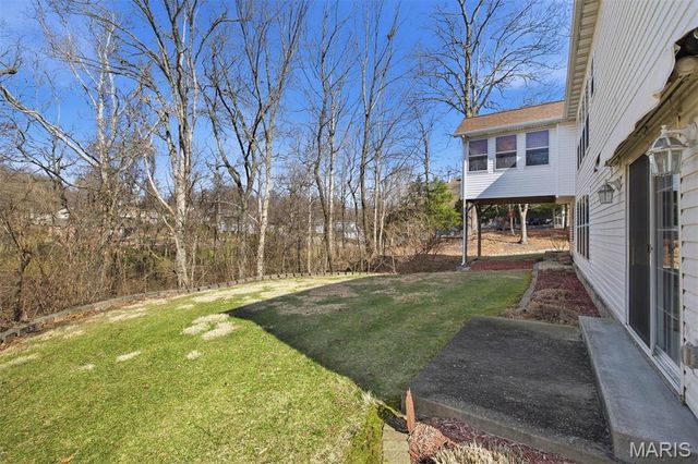 5 Chariot Court, Glen Carbon, IL 62034