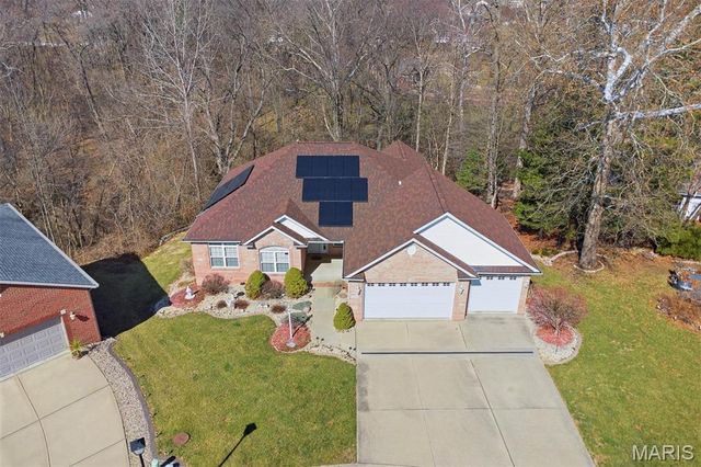 5 Chariot Court, Glen Carbon, IL 62034