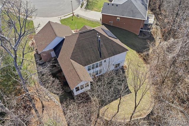 5 Chariot Court, Glen Carbon, IL 62034