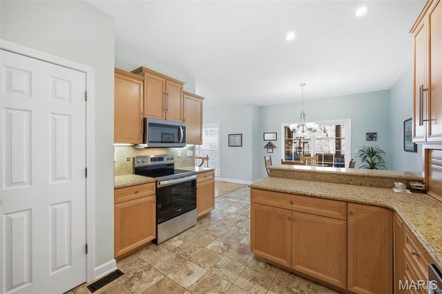 5 Chariot Court, Glen Carbon, IL 62034