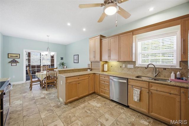 5 Chariot Court, Glen Carbon, IL 62034