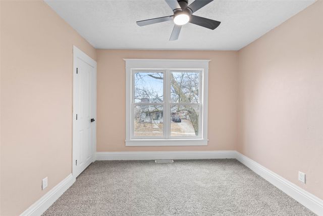 714 W 4th Street N, Newton, IA 50208