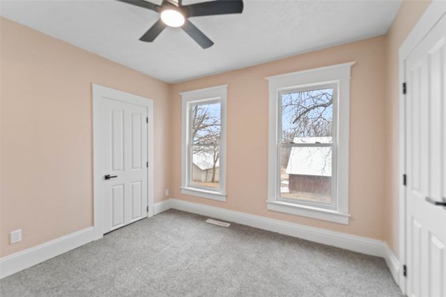 714 W 4th Street N, Newton, IA 50208