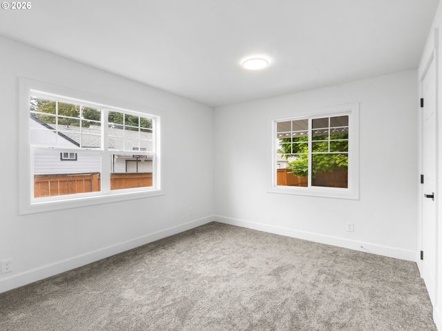 2085 EVERGREEN Ave Ne, Salem, OR 97301