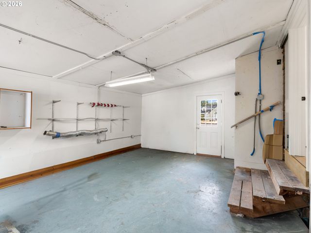 2085 EVERGREEN Ave Ne, Salem, OR 97301