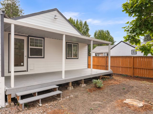2085 EVERGREEN Ave Ne, Salem, OR 97301