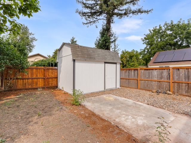 2085 EVERGREEN Ave Ne, Salem, OR 97301