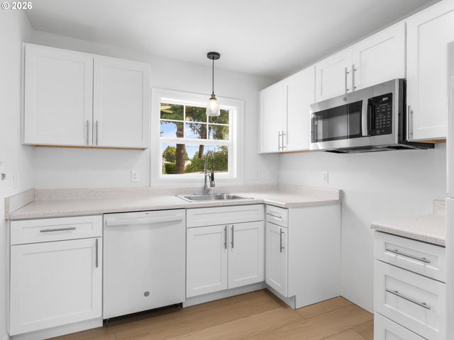 2085 EVERGREEN Ave Ne, Salem, OR 97301