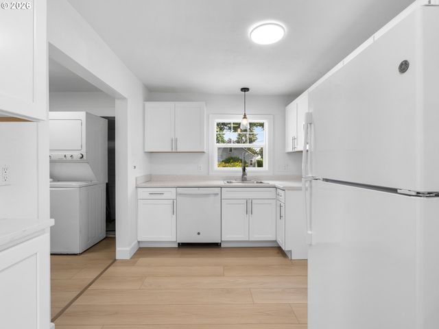 2085 EVERGREEN Ave Ne, Salem, OR 97301