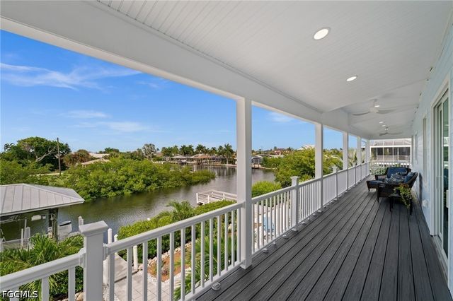 2912 Buttonwood Key CT, St James City, FL 33956