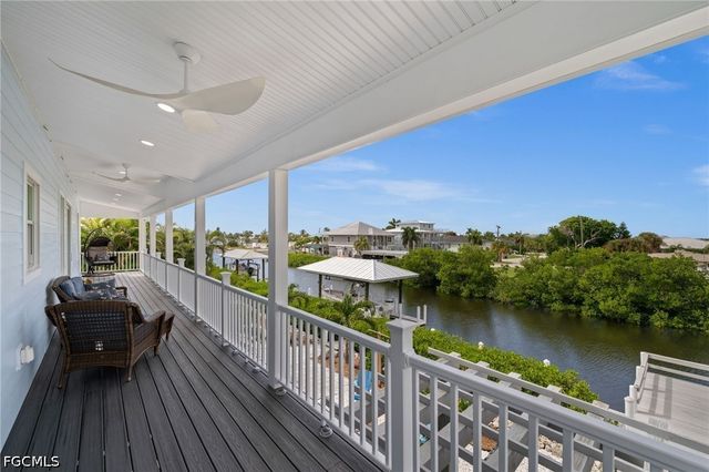 2912 Buttonwood Key CT, St James City, FL 33956