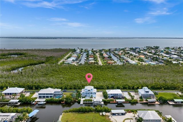 2912 Buttonwood Key CT, St James City, FL 33956