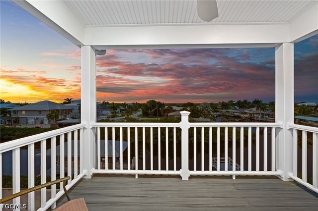 2912 Buttonwood Key CT, St James City, FL 33956