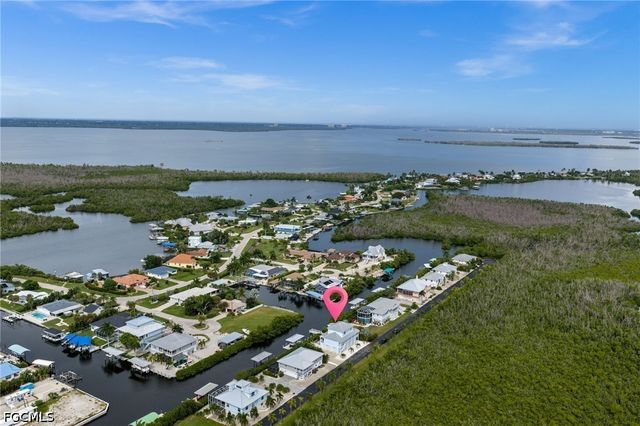 2912 Buttonwood Key CT, St James City, FL 33956