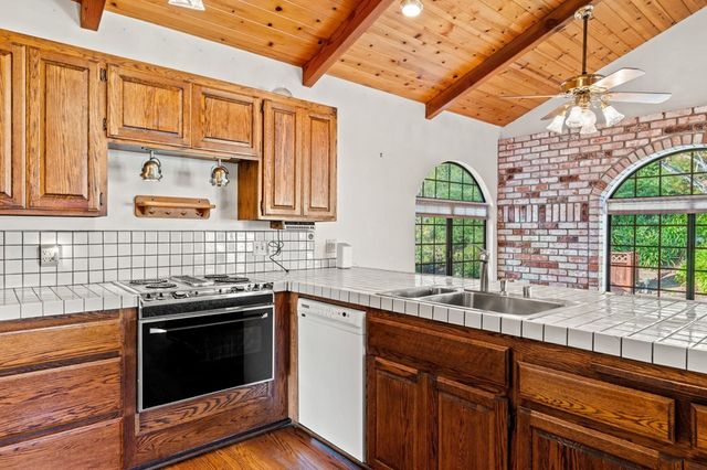 18153 18153 Plymouth Dr, Castro Valley, CA 94546