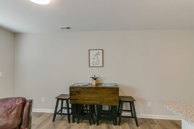 1960 Batts Ln Apt D, Clarksville, TN 37042