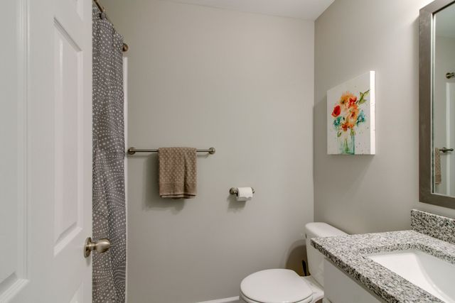 1960 Batts Ln Apt D, Clarksville, TN 37042