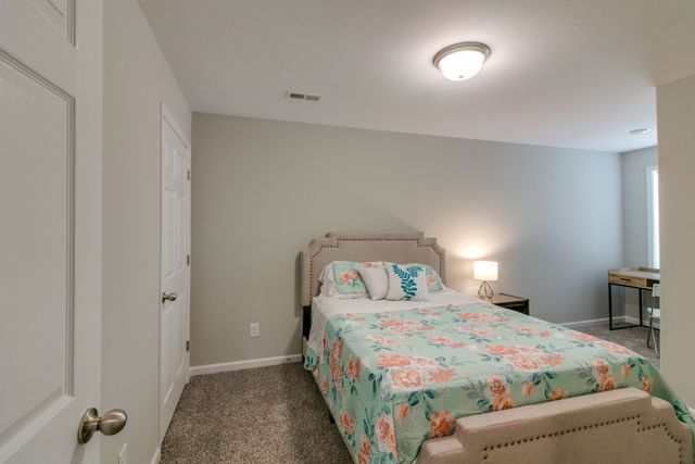 1960 Batts Ln Apt D, Clarksville, TN 37042