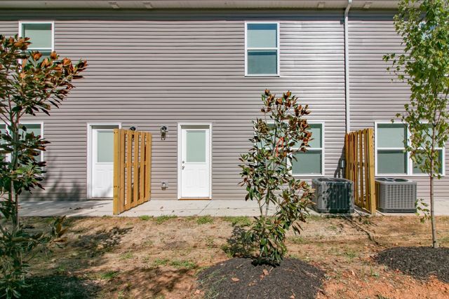 1960 Batts Ln Apt D, Clarksville, TN 37042