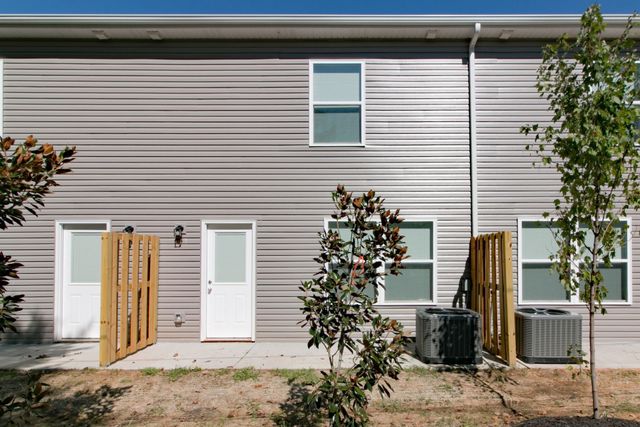 1960 Batts Ln Apt D, Clarksville, TN 37042