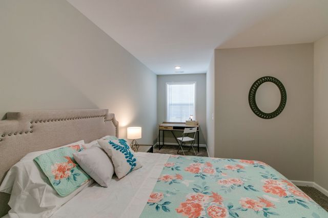 1960 Batts Ln Apt D, Clarksville, TN 37042