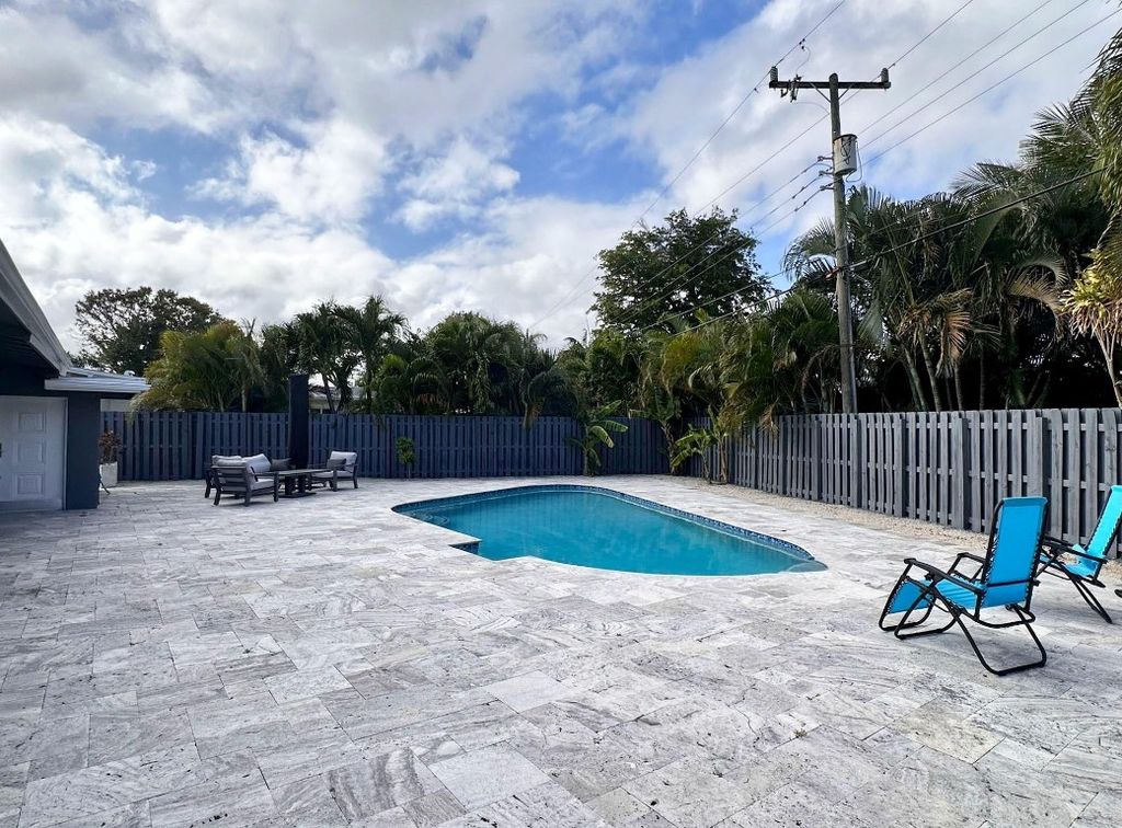 525 NE 27th Street, Wilton Manors, FL 33334