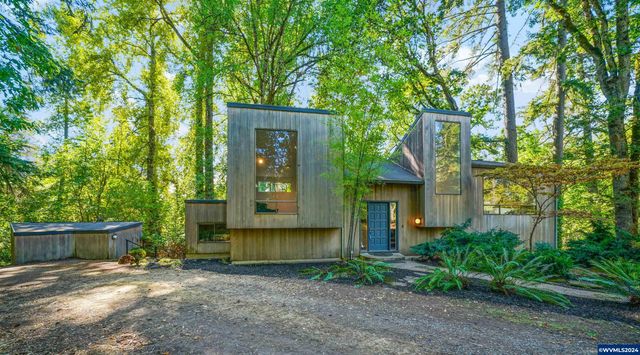 4298 River Rd S, Salem, OR 97302