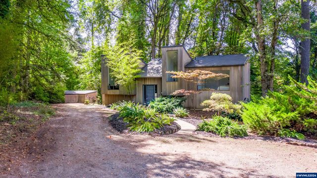 4298 River Rd S, Salem, OR 97302