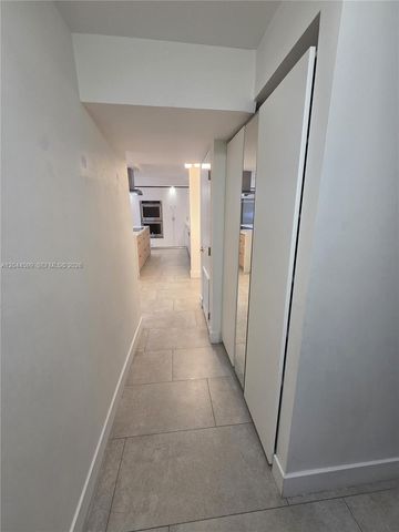 20401 NE 30th Ave 112-8, Aventura, FL 33180