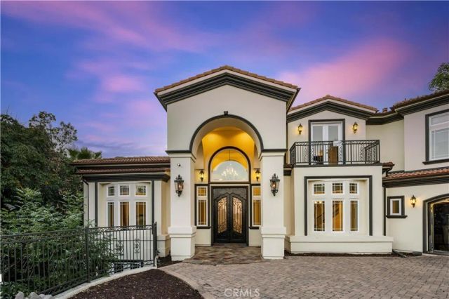 805 West Road, La Habra Heights, CA 90631