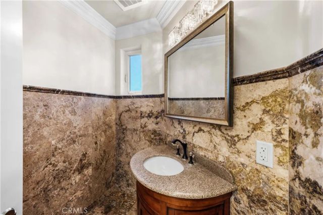 805 West Road, La Habra Heights, CA 90631