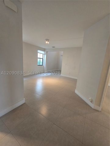 10433 NW 70th Ln, Doral, FL 33178