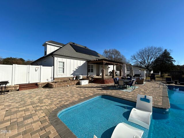 1805 S Main Street, Graham, NC 27253