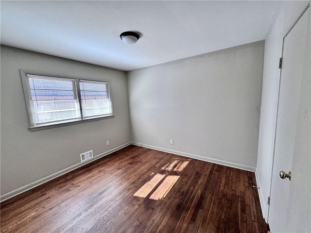 2476 Maple Street, East Point, GA 30344