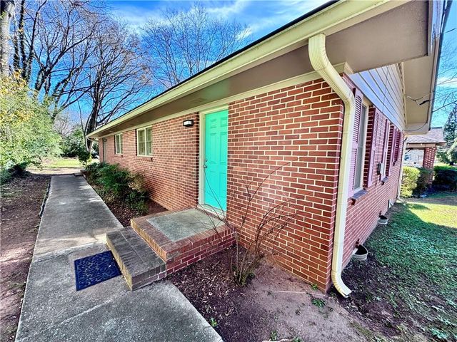 2476 Maple Street, East Point, GA 30344