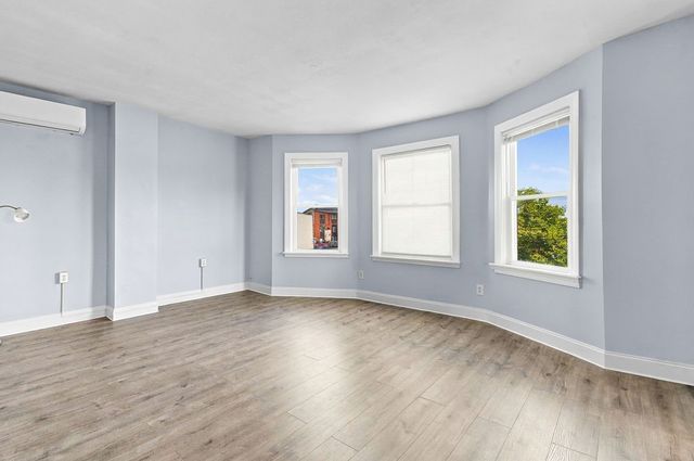 226 Atwells Avenue 3, Providence, RI 02903