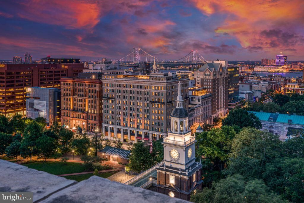 150 S Independence Mall W Apt 517, Philadelphia, PA 19106