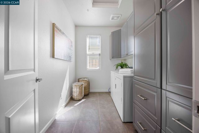 951 Dainty Ave, Brentwood, CA 94513