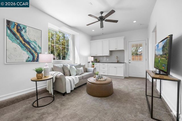 951 Dainty Ave, Brentwood, CA 94513