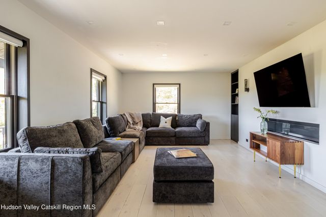 106 Station Road, Salisbury Mills, NY 12577