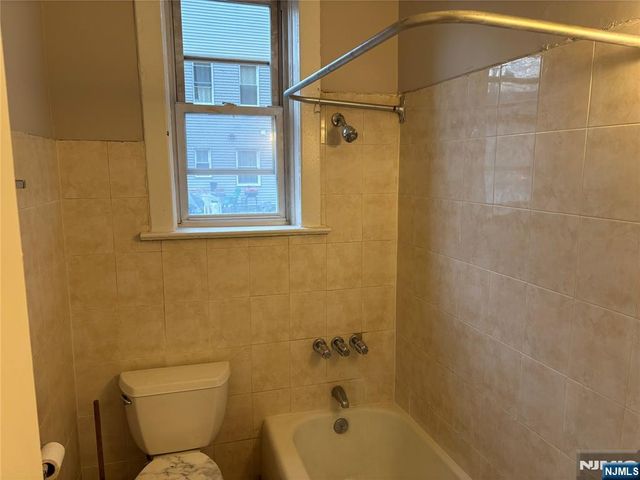 220 Palisade Avenue 1B, Garfield, NJ 07026