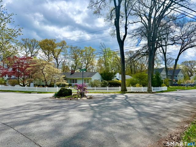 16 Possum Lane, Norwalk, CT 06854