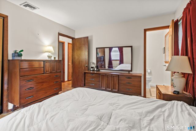 16 Possum Lane, Norwalk, CT 06854