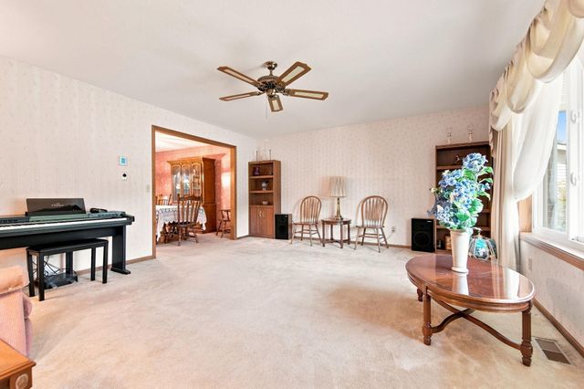 3017 Standridge Place, Maplewood, MN 55109