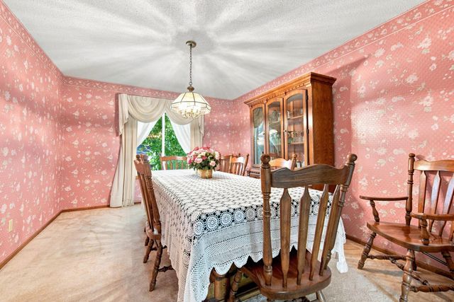 3017 Standridge Place, Maplewood, MN 55109