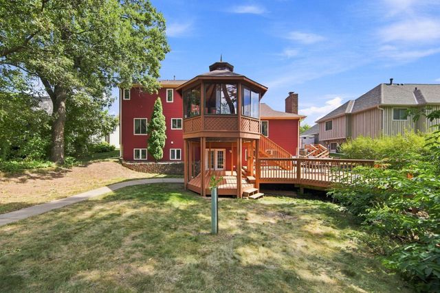 3017 Standridge Place, Maplewood, MN 55109