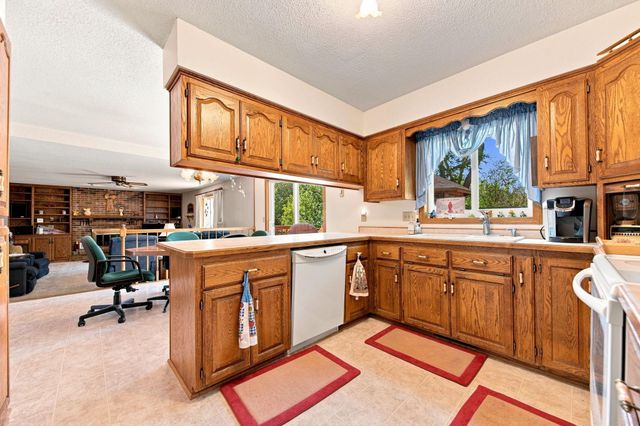 3017 Standridge Place, Maplewood, MN 55109