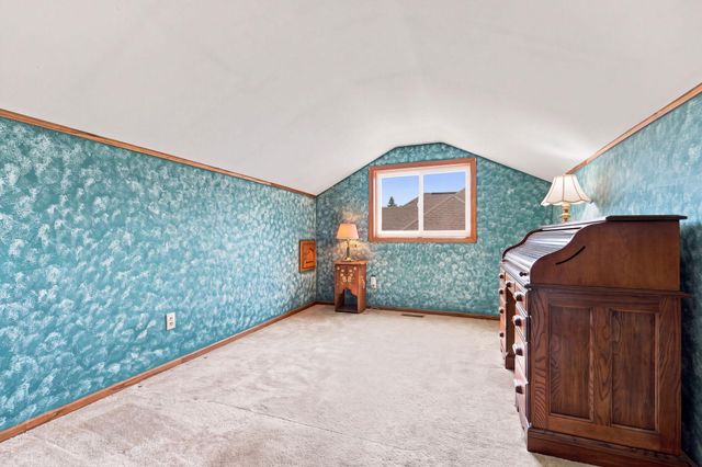 3017 Standridge Place, Maplewood, MN 55109