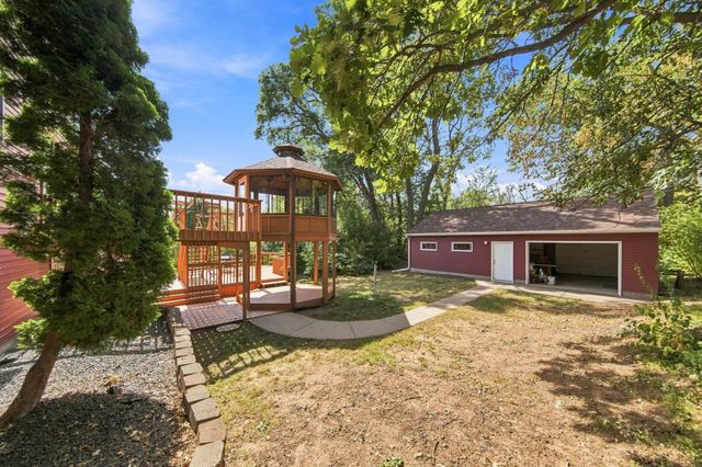 3017 Standridge Place, Maplewood, MN 55109